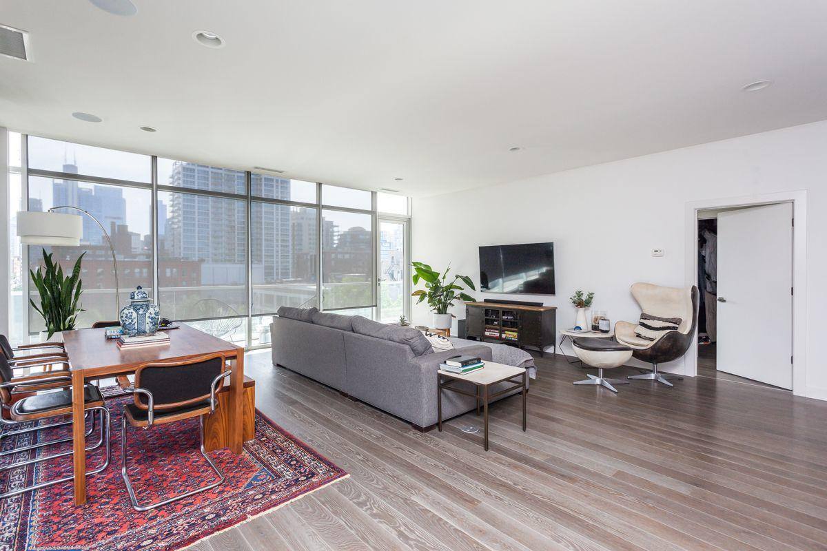 Apartment for rent at 858 N Franklin St #502, Chicago, IL 60610