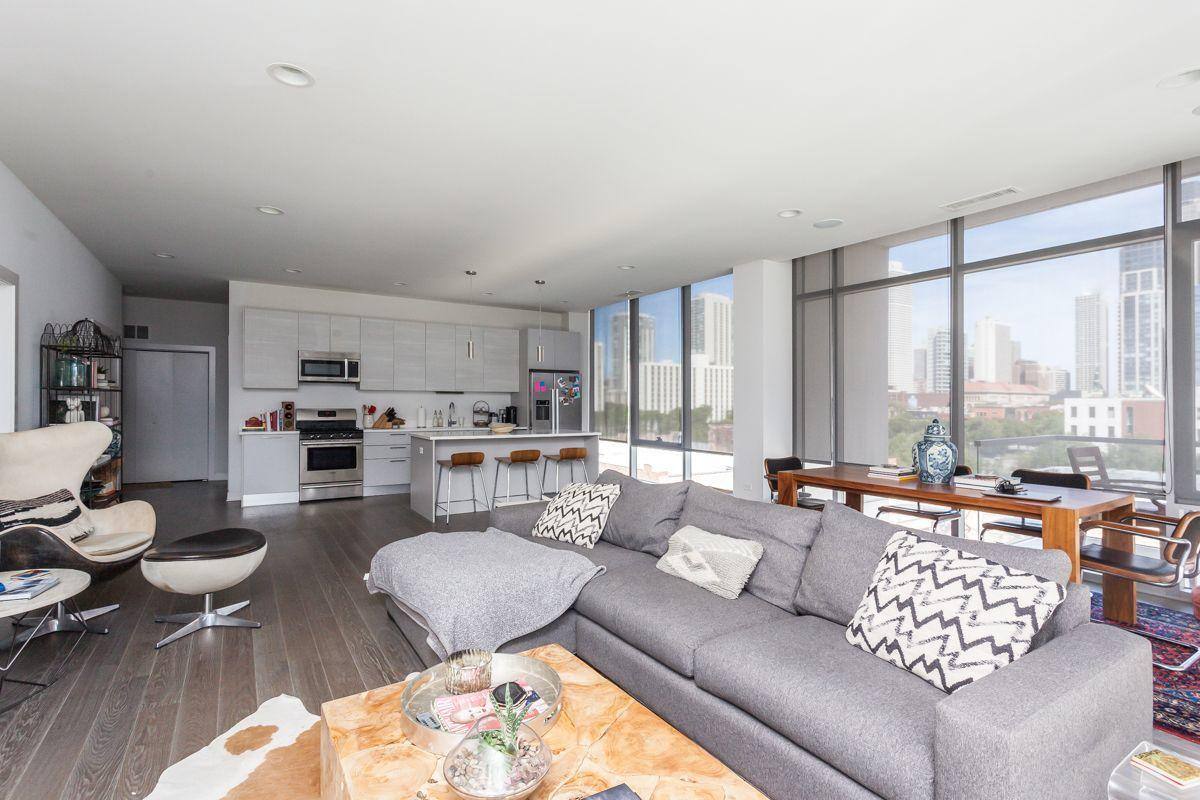 Apartment for rent at 858 N Franklin St #502, Chicago, IL 60610