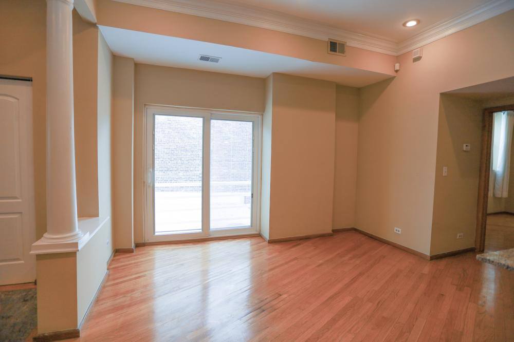 Apartment for rent at 421 W N Ave #3F, Chicago, IL 60610
