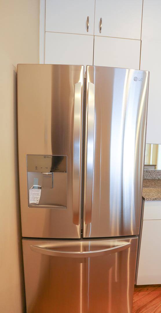 Apartment for rent at 421 W N Ave #3F, Chicago, IL 60610