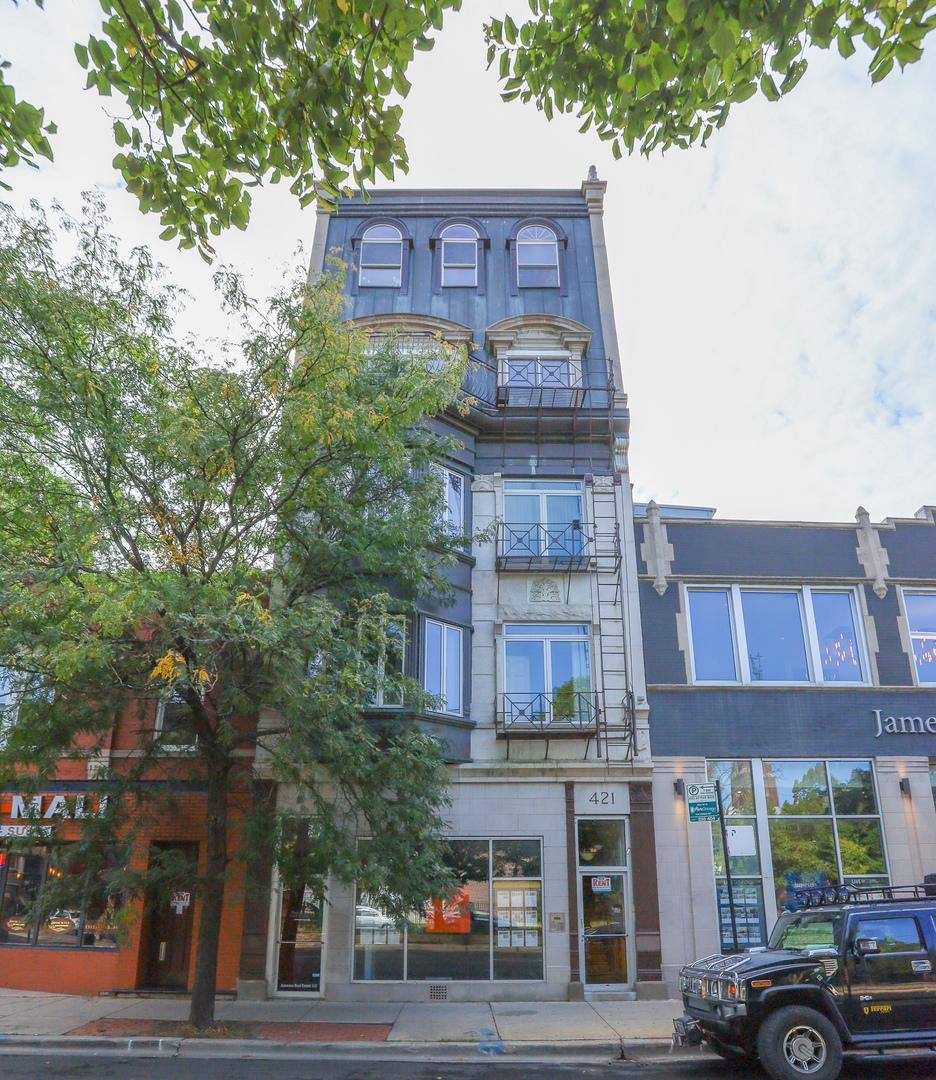Apartment for rent at 421 W N Ave #3F, Chicago, IL 60610
