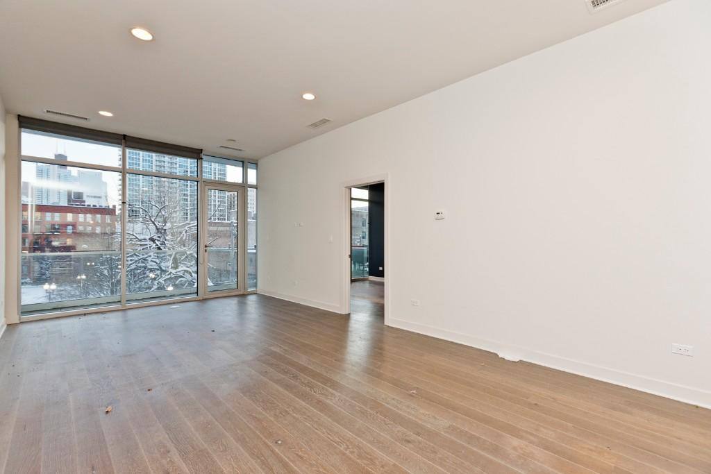 Apartment for rent at 858 N Franklin St #304, Chicago, IL 60610