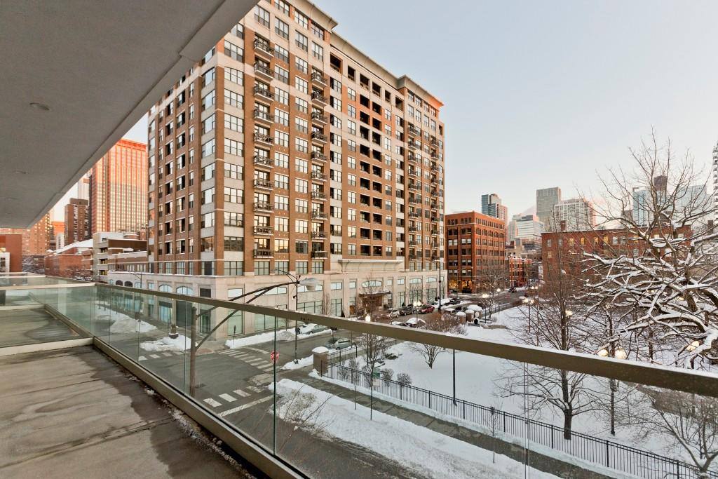 Apartment for rent at 858 N Franklin St #304, Chicago, IL 60610