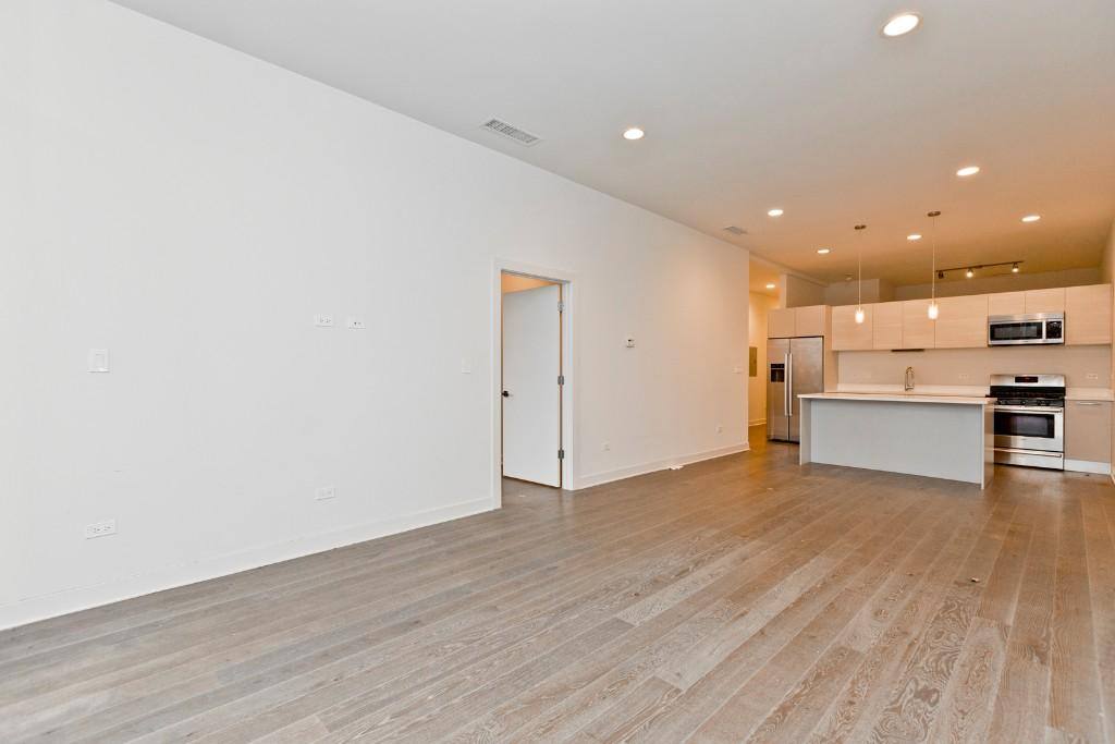 Apartment for rent at 858 N Franklin St #304, Chicago, IL 60610