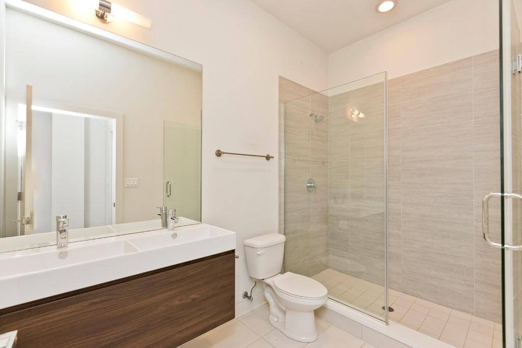Apartment for rent at 858 N Franklin St #304, Chicago, IL 60610
