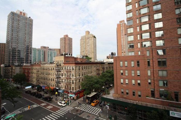 Apartment for rent at 340 E 90th St #3Z, New York, NY 10128