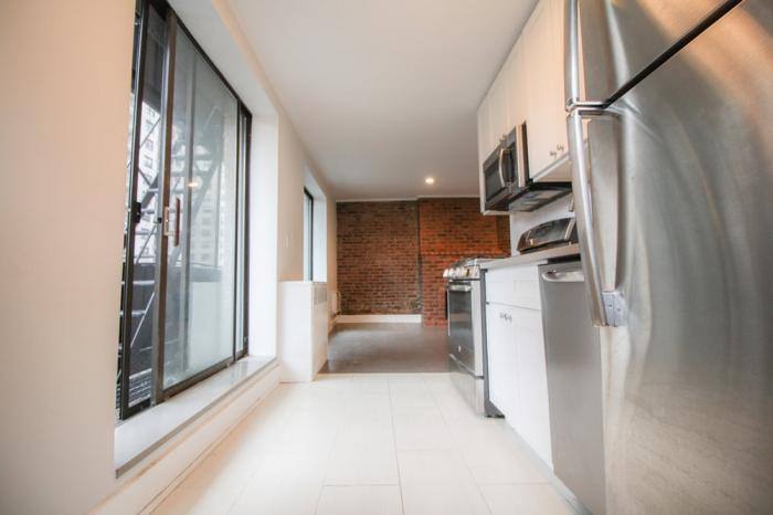 Apartment for rent at 340 E 90th St #3Z, New York, NY 10128