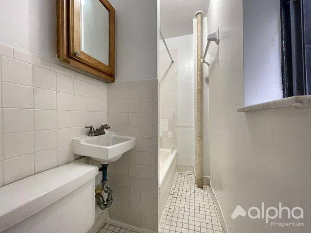 Apartment for rent at 332 E 95 #25, New York, NY 10128