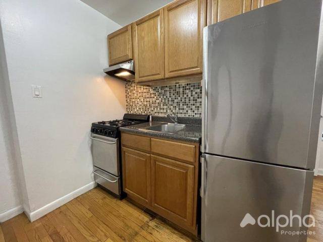 Apartment for rent at 332 E 95 #25, New York, NY 10128