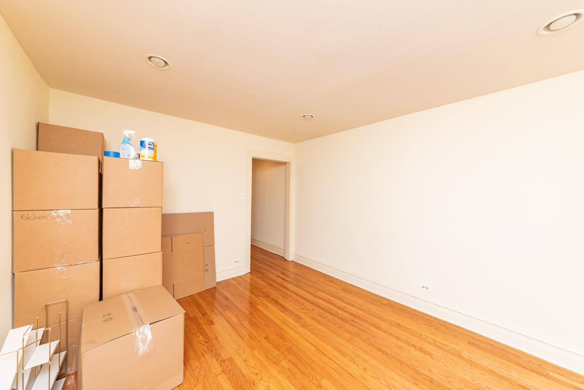 Apartment for rent at 3413 N Elaine Place #2, Chicago, IL 60657