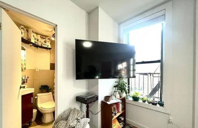 Apartment for rent at 160 Havemeyer #33, Brooklyn, NY 11211