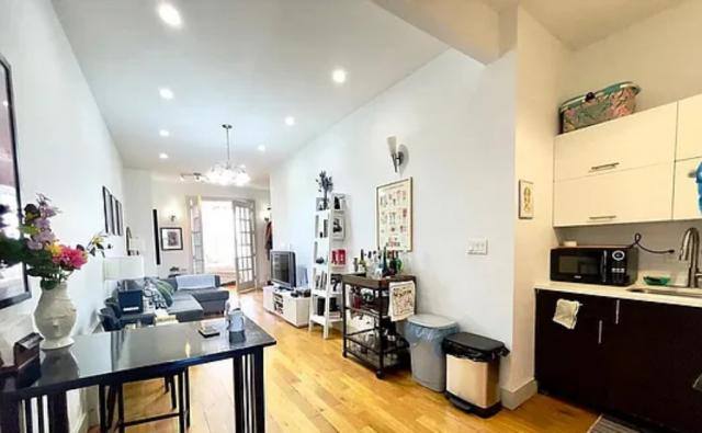 Apartment for rent at 231 Jefferson #2A, Brooklyn, NY 11237