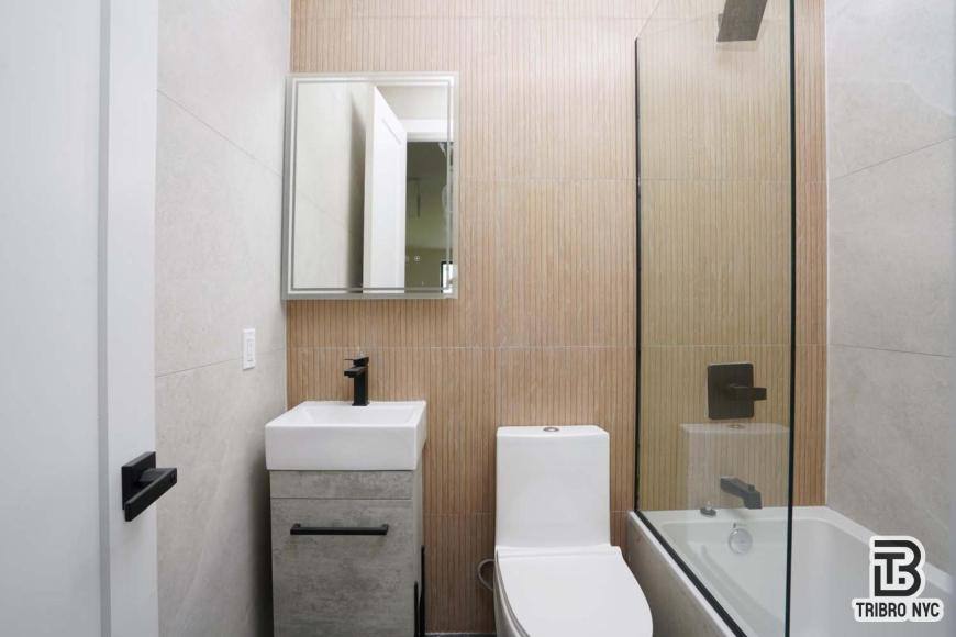 Apartment for rent at 141 Meserole St #4A, Brooklyn, NY 11206