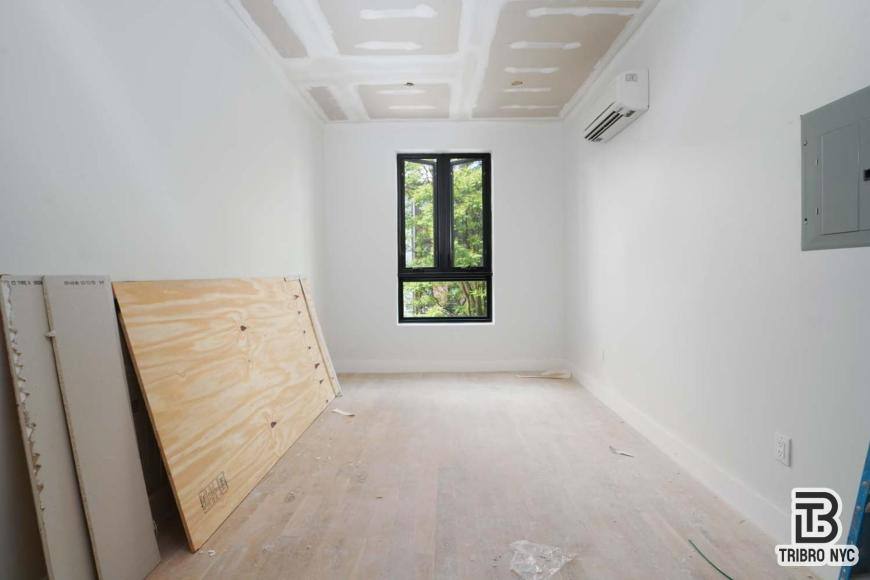 Apartment for rent at 141 Meserole St #4A, Brooklyn, NY 11206