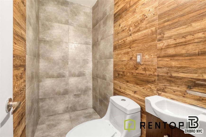 Apartment for rent at 771 Lexington Ave #1D, Brooklyn, NY 11221