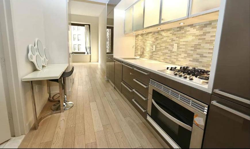 Apartment for rent at 75 Wall St #18I, New York, NY 10005