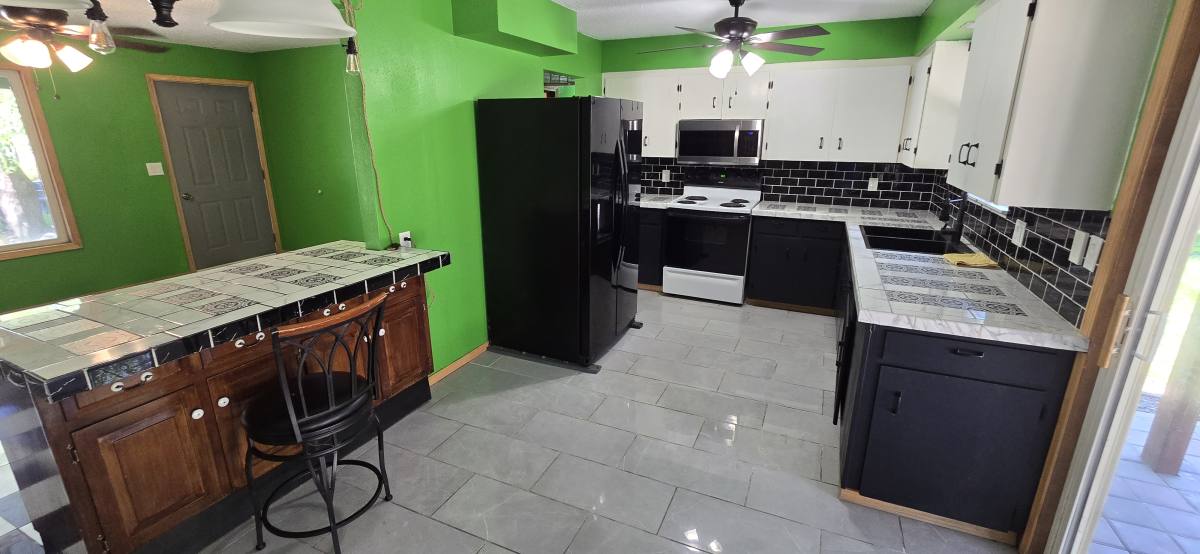 House for rent at 637 SE Commerce St, Madras, OR 97741