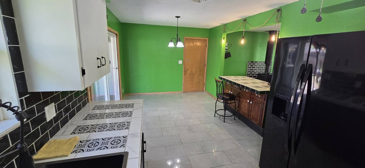 House for rent at 637 SE Commerce St, Madras, OR 97741