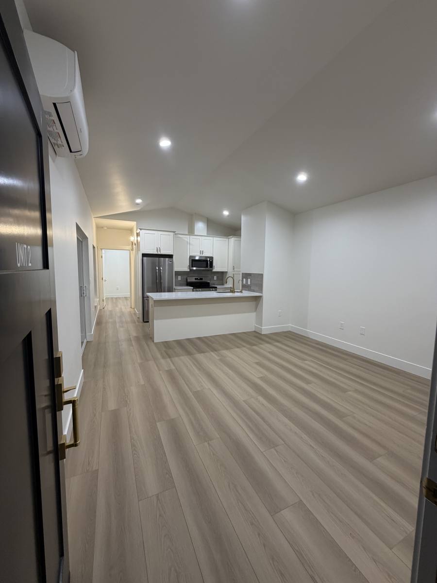 Townhouse for rent at 746 7th Ave #2, Sacramento, CA 95818