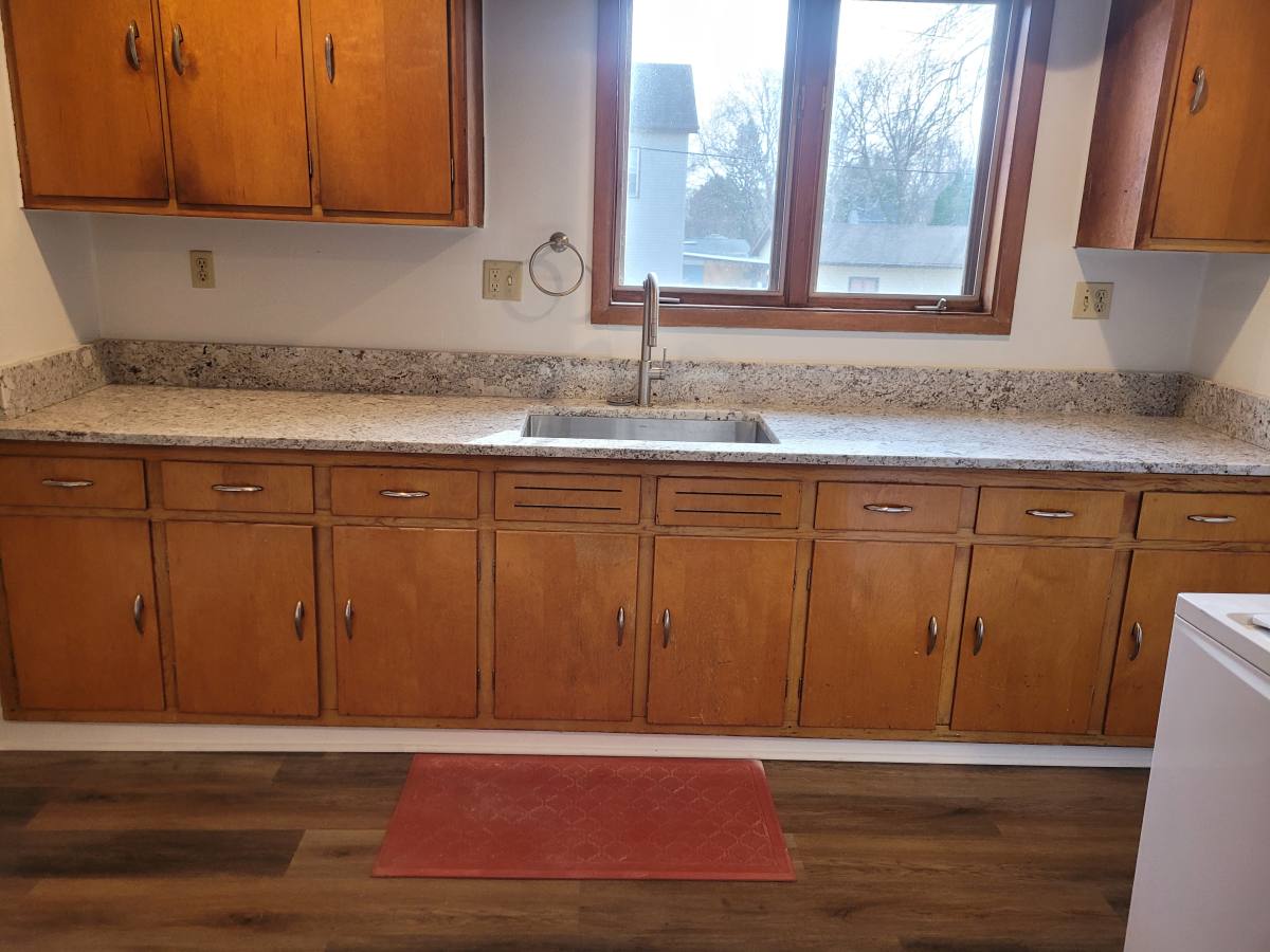 Apartment for rent at 2905 Burden St, Dubuque, IA 52001