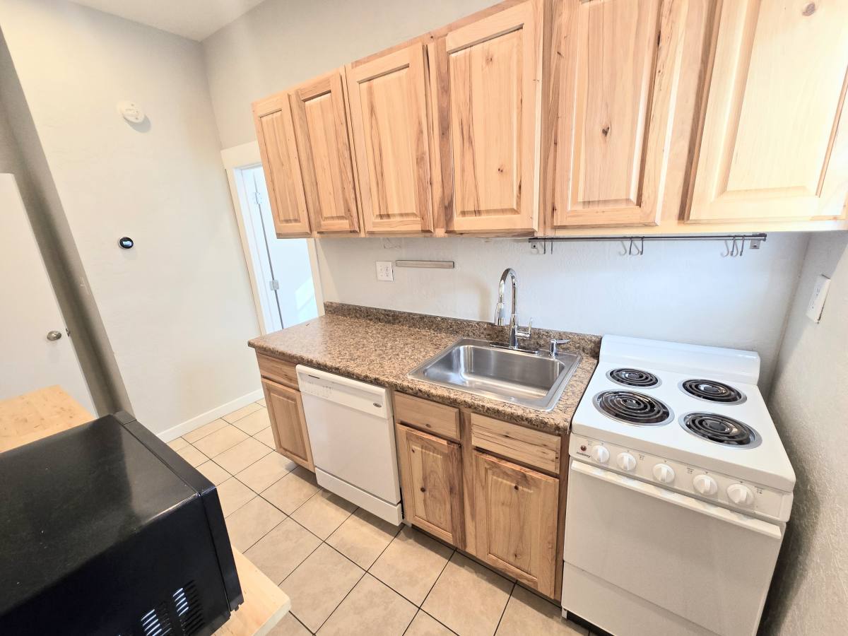 Townhouse for rent at 833 S Edison St, Salt Lake City, UT 84111