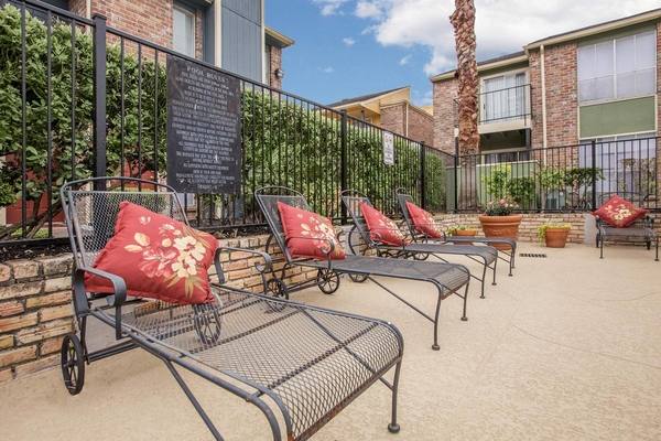 Apartment for rent at Lafayette Green Apartment Homes, 8327 W Tidwell Rd, Houston, TX 77040