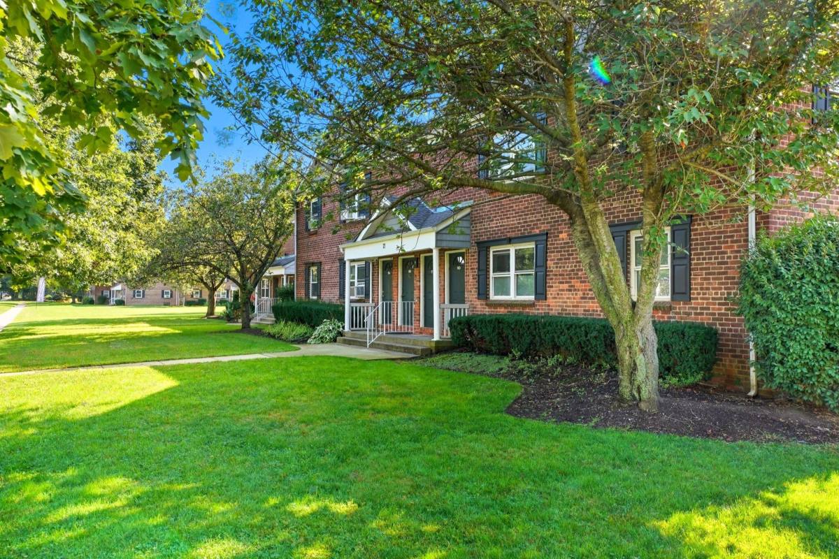 Apartment for rent at Eagle Rock at Huntington Station, 156 E Pulaski Rd, Huntington Station, NY 11746