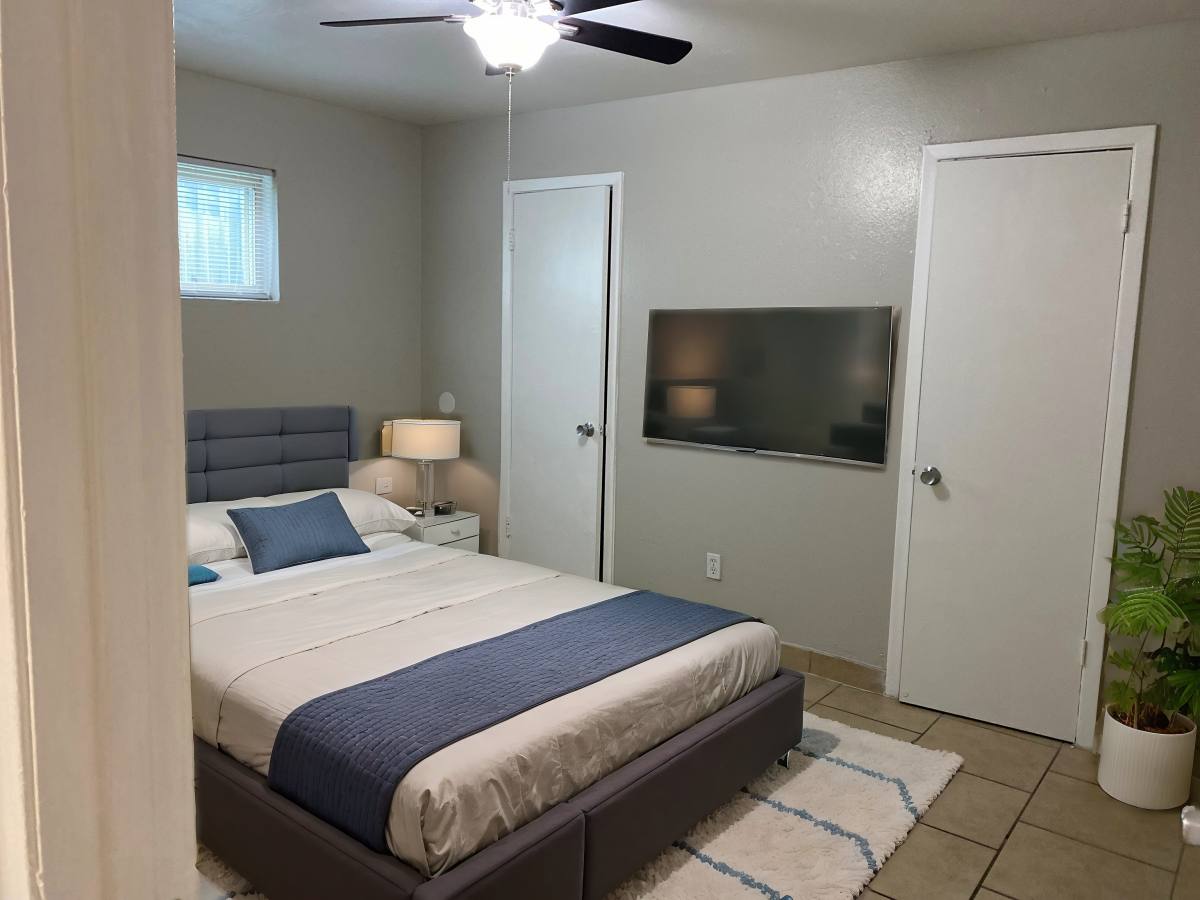 Apartment for rent at Encanto, 7132 Lawndale St, Houston, TX 77023