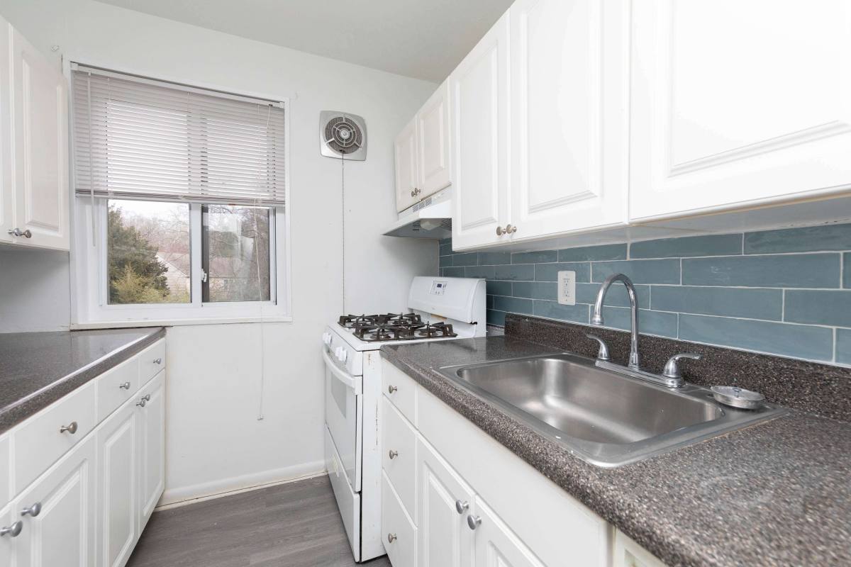 Apartment for rent at Waterford, 1925 Lawerence Rd, Havertown, PA 19083