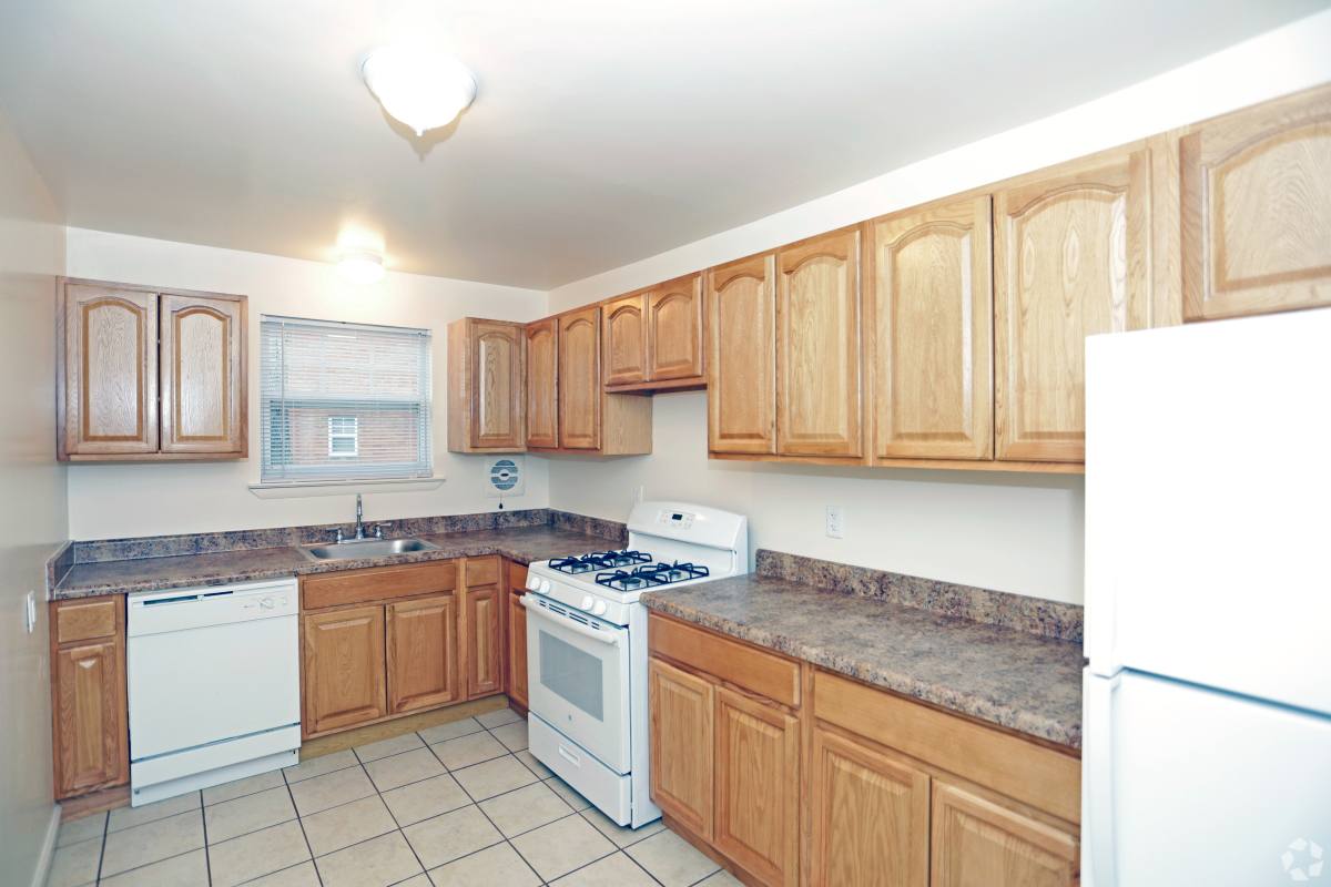 Apartment for rent at Partridge Run, 130 New Rd, Parsippany, NJ 07054