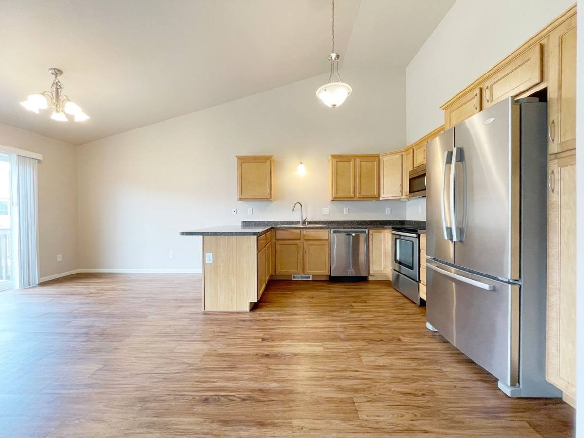 Townhouse for rent at Woodside Townhomes, 1300-1346 35th Ave SE, Minot, ND 58701