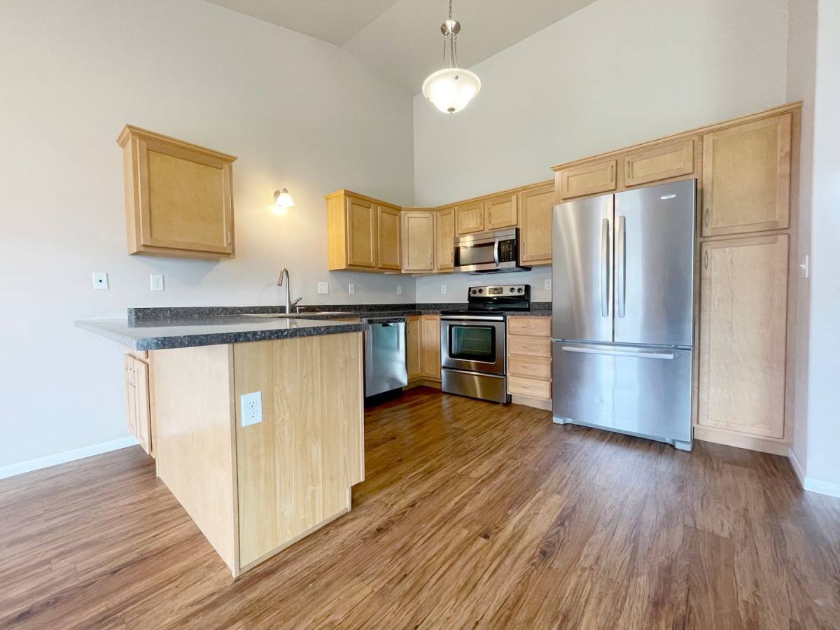Townhouse for rent at Woodside Townhomes, 1300-1346 35th Ave SE, Minot, ND 58701