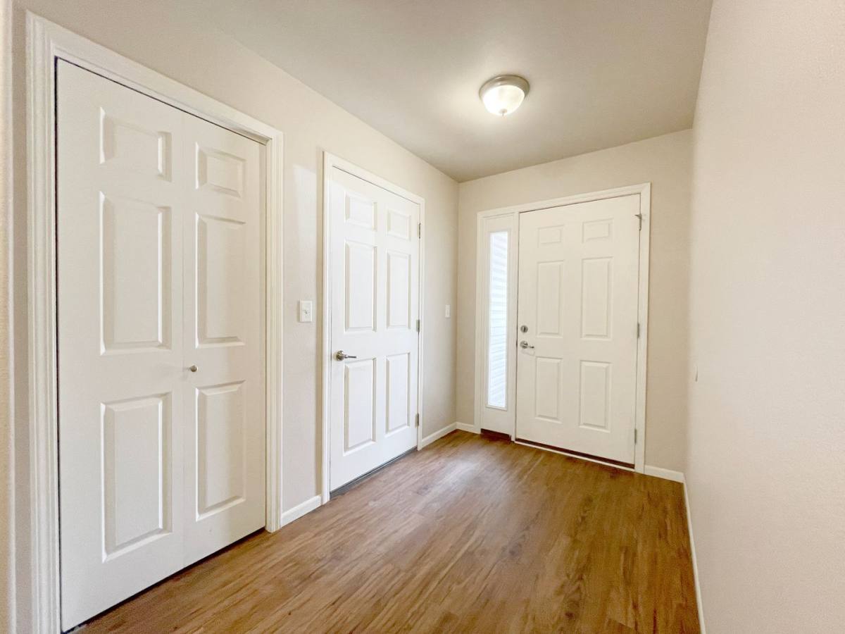 Townhouse for rent at Woodside Townhomes, 1300-1346 35th Ave SE, Minot, ND 58701