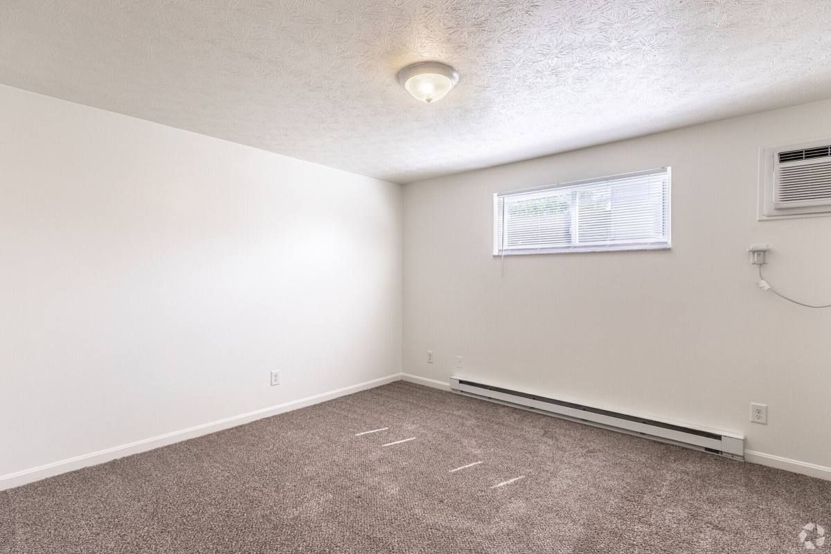Apartment for rent at Broadmoor, 364-374 Burman Ave #374, Dayton, OH 45426