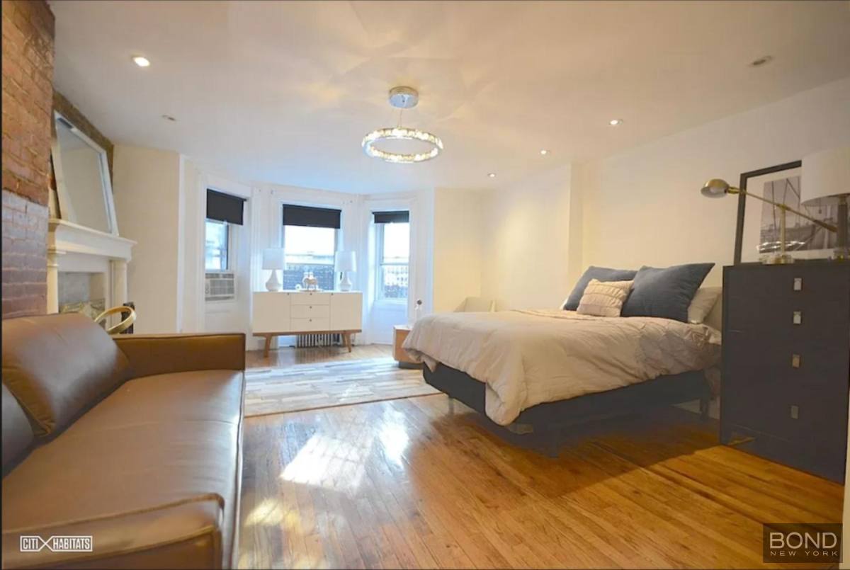Townhouse for rent at 171 Washington Park #1, Brooklyn, NY 11205