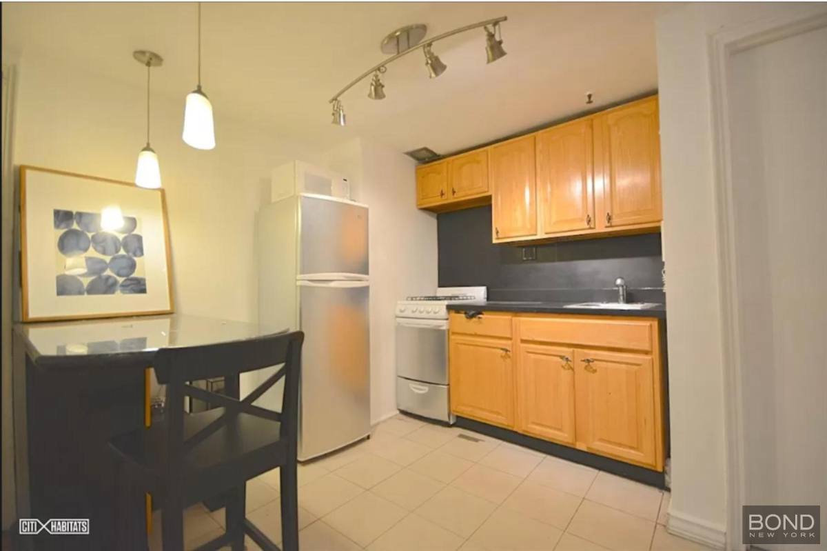 Townhouse for rent at 171 Washington Park #1, Brooklyn, NY 11205