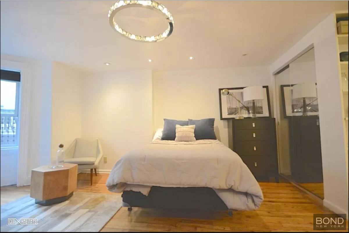 Townhouse for rent at 171 Washington Park #1, Brooklyn, NY 11205