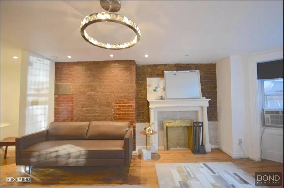 Townhouse for rent at 171 Washington Park #1, Brooklyn, NY 11205