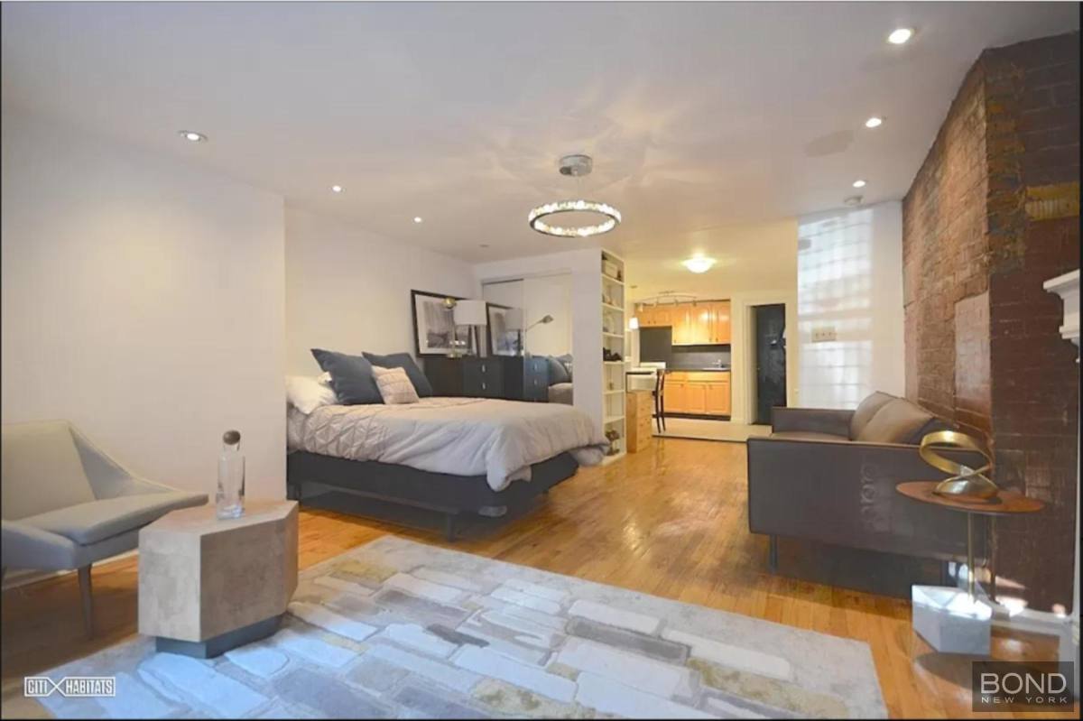 Townhouse for rent at 171 Washington Park #1, Brooklyn, NY 11205
