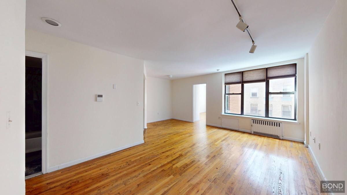 Apartment for rent at 162 W 80th St #2E, New York, NY 10024