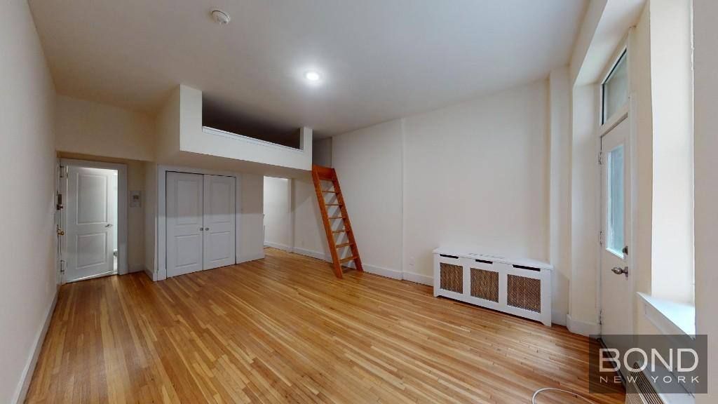 Apartment for rent at 321 W 105th St #1B, New York, NY 10025