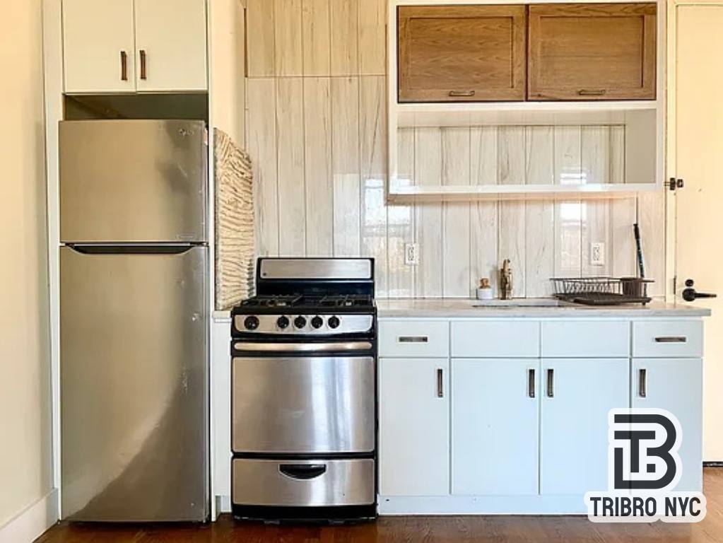 Apartment for rent at 565 Evergreen Ave #3M, Brooklyn, NY 11221