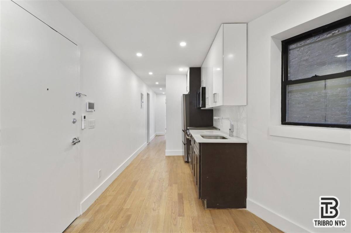 Apartment for rent at 104 Graham #2F, Brooklyn, NY 11206