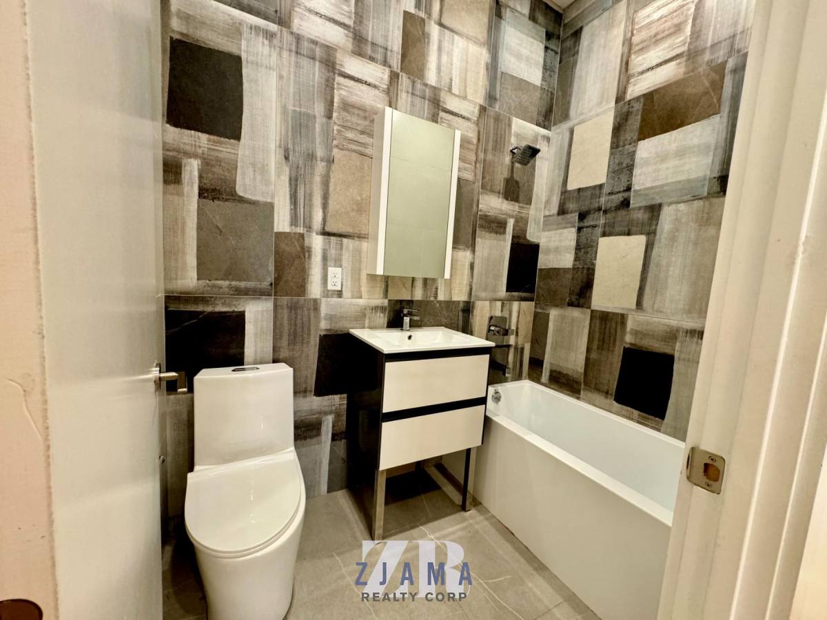 Townhouse for rent at 435 Dekalb Ave #1L, Brooklyn, NY 11205