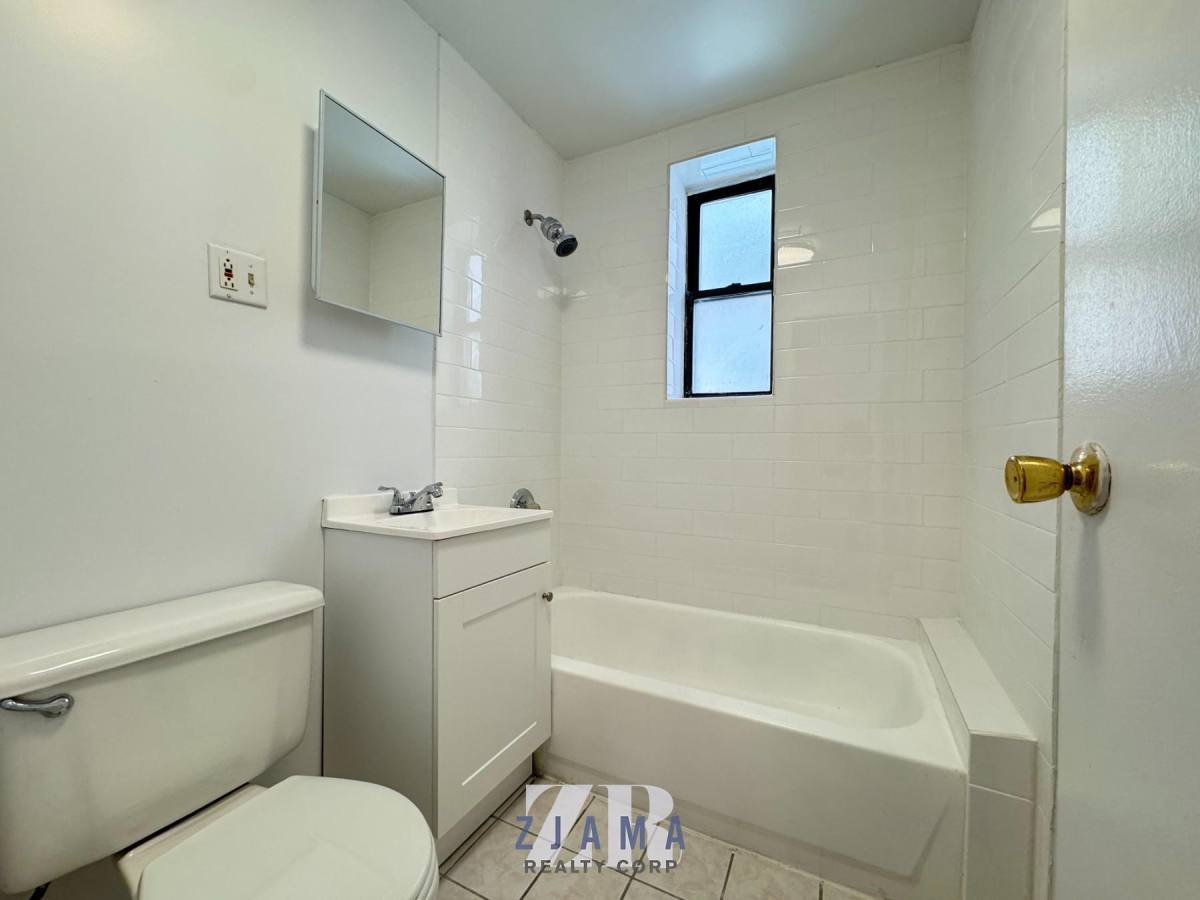 Apartment for rent at 392 E 4th St #3A, Brooklyn, NY 11218