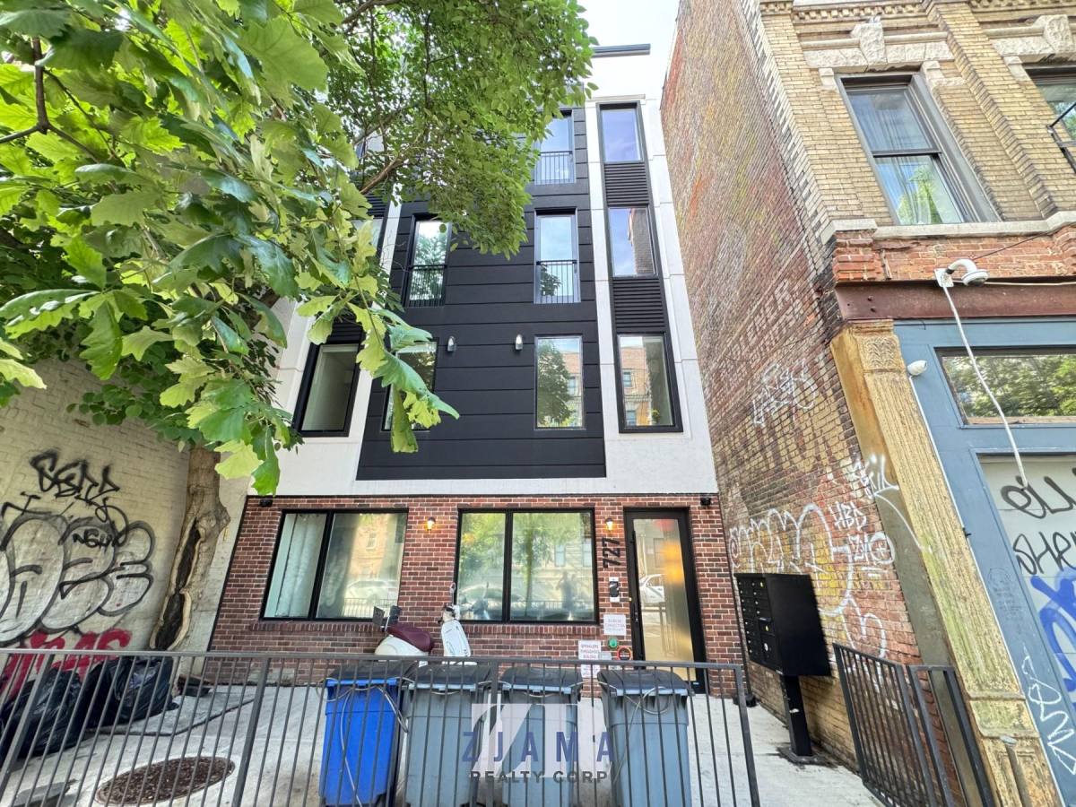 Apartment for rent at 727 Dekalb Ave #4B, Brooklyn, NY 11216