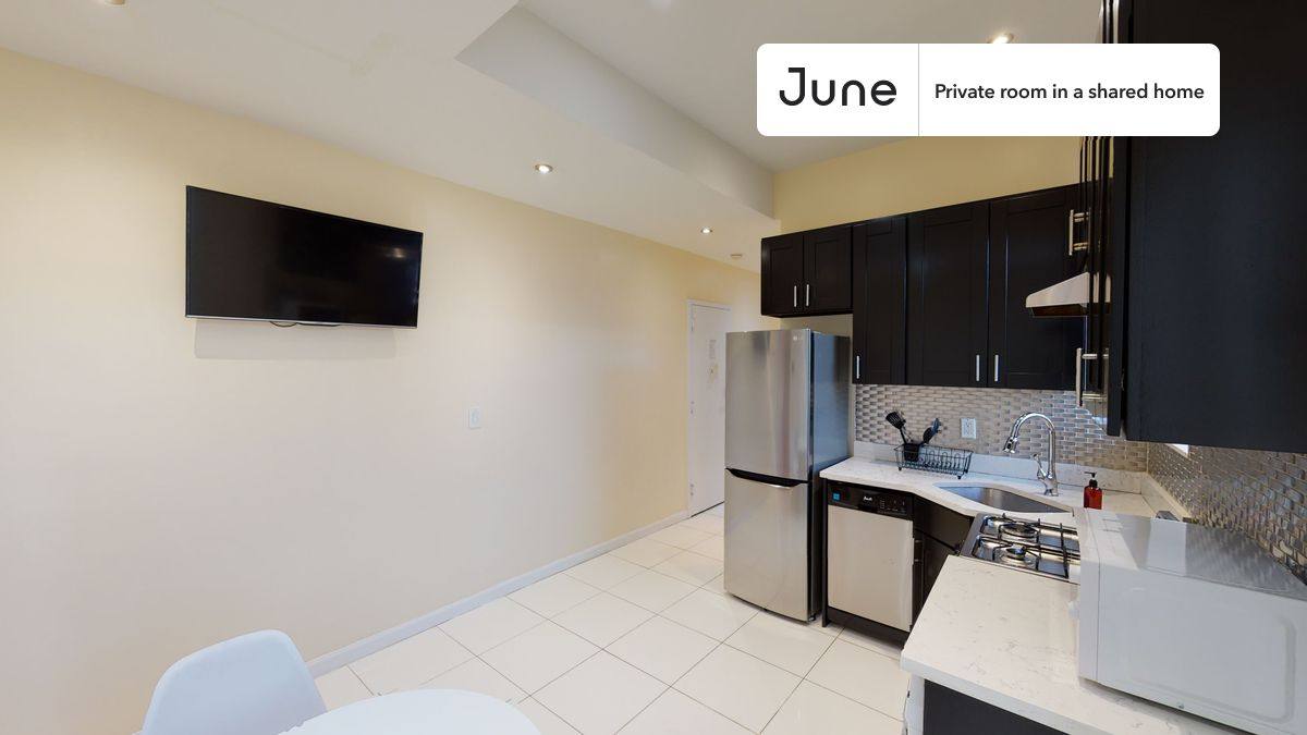 Apartment for rent at 961 Columbus Ave, New York, NY 10025