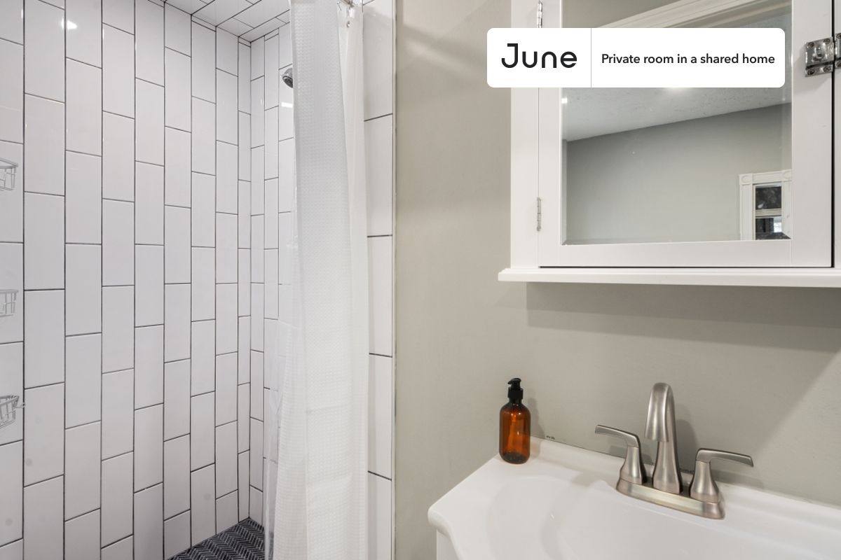Apartment for rent at 19 Putnam Ave, Cambridge, MA 02139