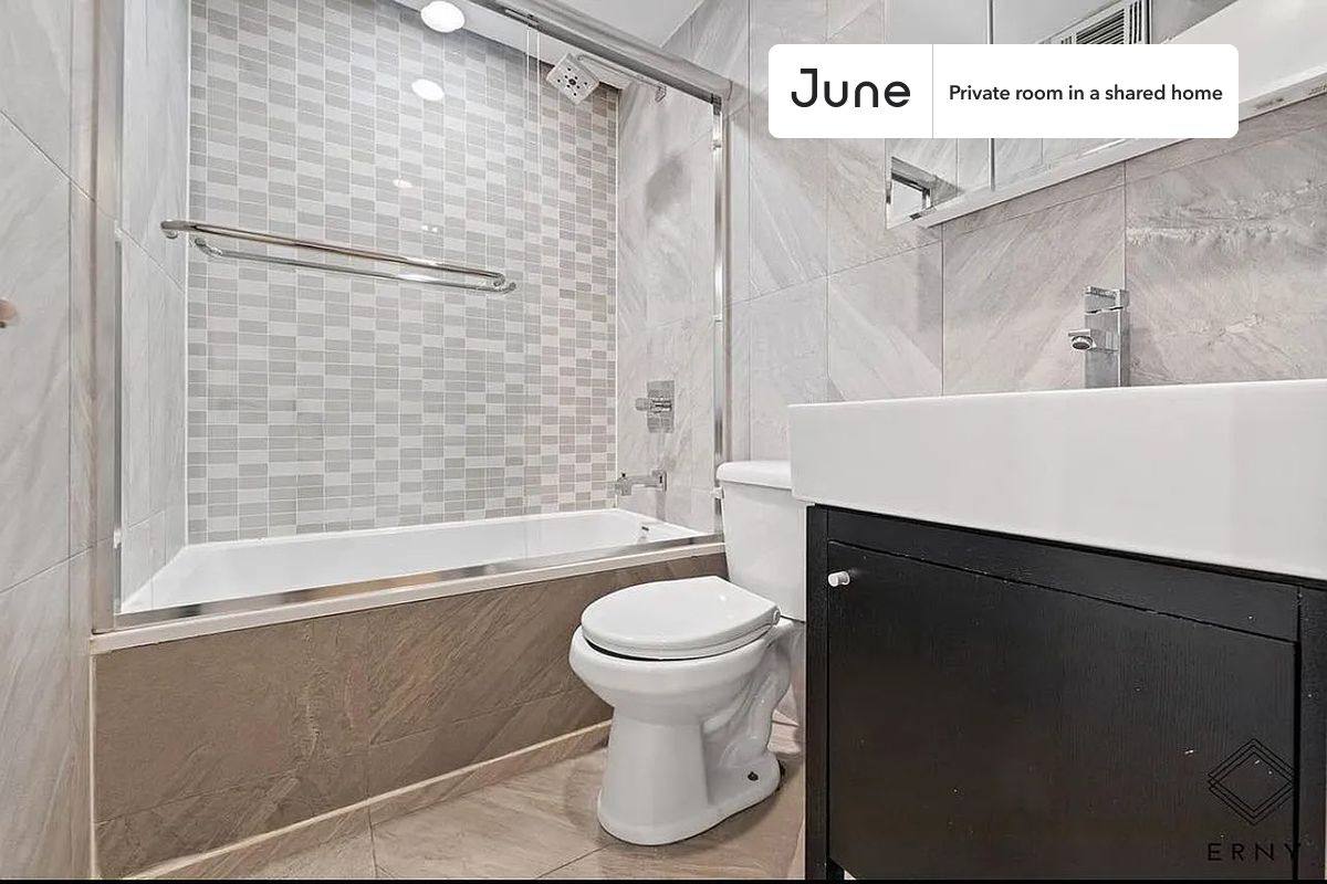 Apartment for rent at 21 Carlton Ave, Brooklyn, NY 11205