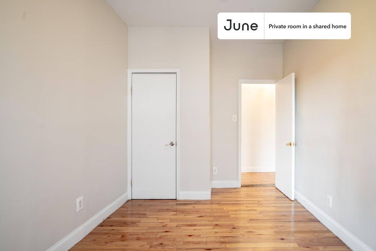 Apartment for rent at 81 W 124th St, New York, NY 10027